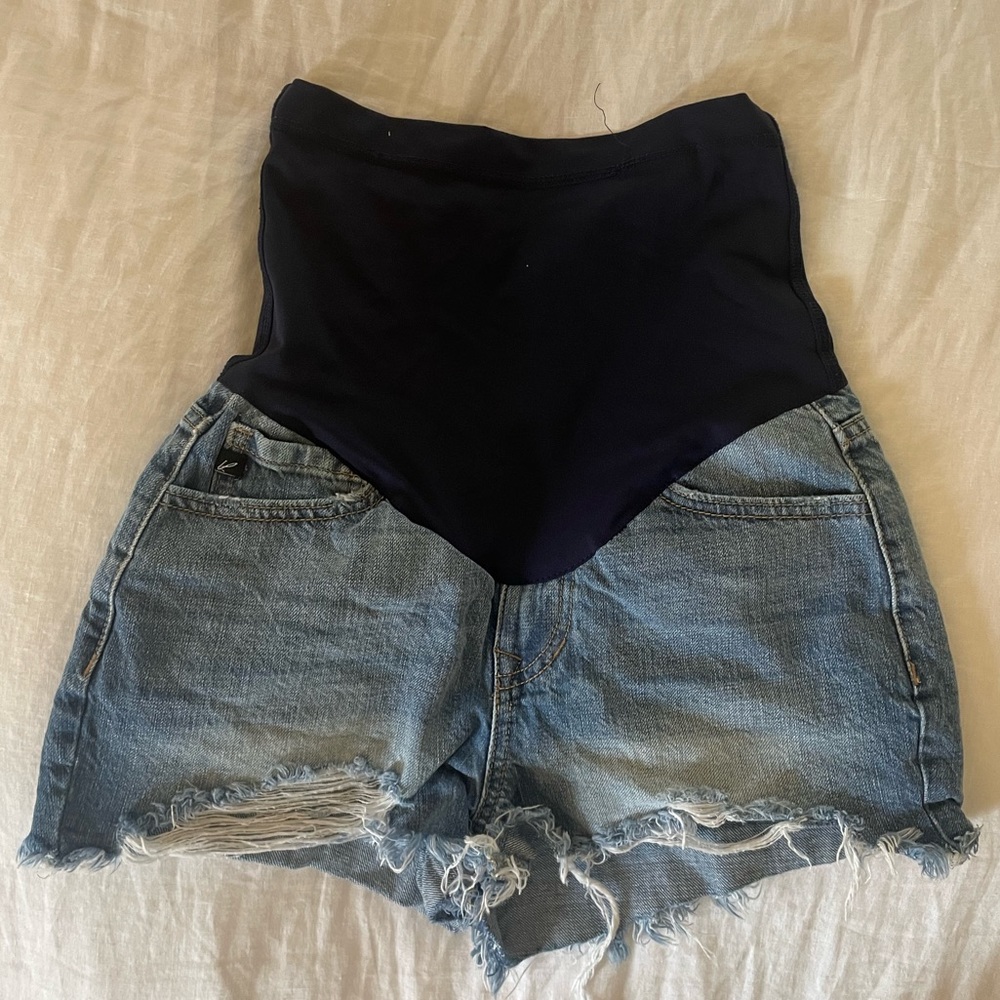 PINKBLUSH kancan maternity denim shorts, over the bump, so comfortable! Like new